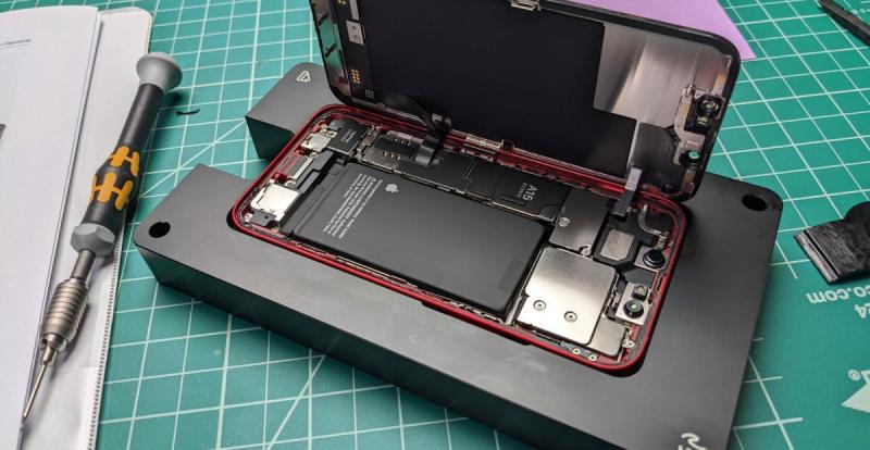 Замена батареи на iPhone 16 Pro