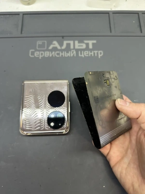 Фотография Ремонт Huawei P50 Pocket в Сургуте