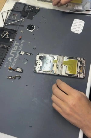 Фотография Ремонт Huawei P50 Pocket в Сургуте