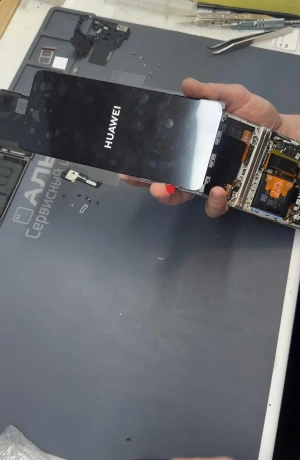 Фотография Ремонт Huawei P50 Pocket в Сургуте