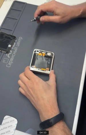Фотография Ремонт Huawei P50 Pocket в Сургуте