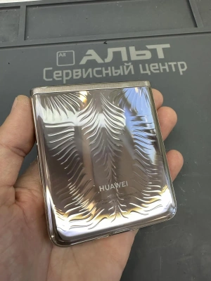 Фотография Ремонт Huawei P50 Pocket в Сургуте