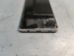 Фотография Ремонт Galaxy S10 Plus в Сургуте