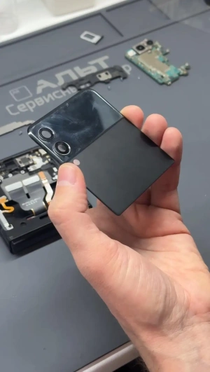 Фотография Ремонт Galaxy Z Flip 3 в Сургуте