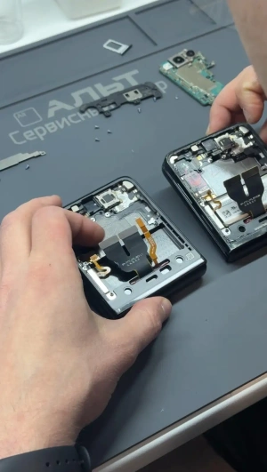 Фотография Ремонт Galaxy Z Flip 3 в Сургуте