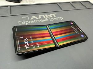 Фотография Ремонт Galaxy Z Flip 3 в Сургуте