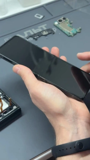 Фотография Ремонт Galaxy Z Flip 3 в Сургуте