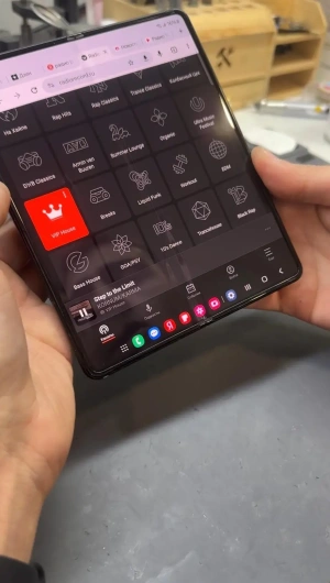Фотография Ремонт Galaxy Z Fold 3 в Сургуте