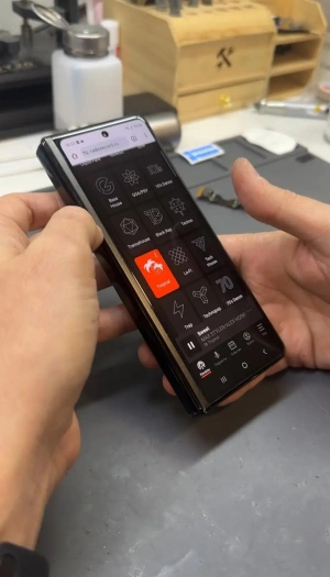 Фотография Ремонт Galaxy Z Fold 3 в Сургуте
